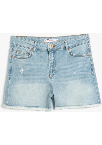 Rahat Kesim Yıpratma Detaylı Denim Şort