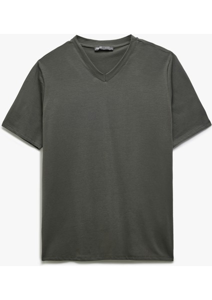 V Yaka Pamuklu Slim Fit Basic 3'lü Erkek Tişört Seti