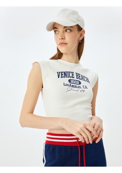 Kolej Baskılı Slim Fit Bisiklet Yaka Kolsuz Crop Tişört