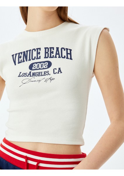 Kolej Baskılı Slim Fit Bisiklet Yaka Kolsuz Crop Tişört