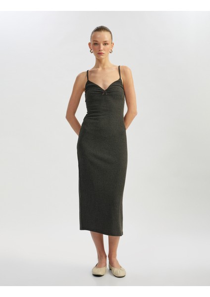 Derin V Yaka Slim Fit Midi Boy Ince Askılı Kalem Elbise