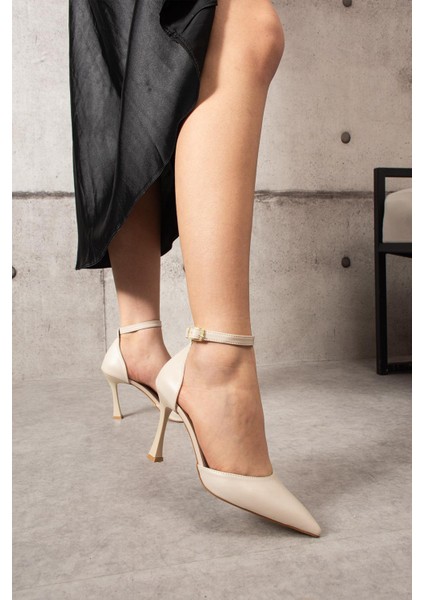 Felka Kadın Topuklu Bilekten Dolamalı Stiletto Bej Deri