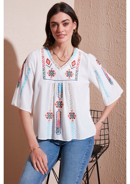 Pamuklu Regular Fit Nakış İşlemeli Bluz Bayan BLUZ 611BZ0247