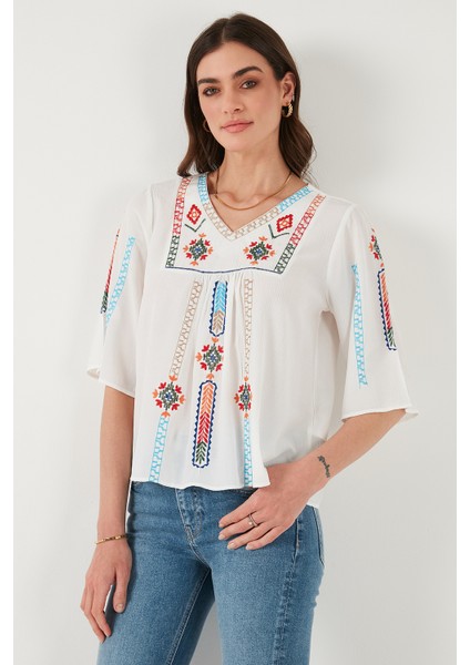 Pamuklu Regular Fit Nakış İşlemeli Bluz Bayan BLUZ 611BZ0247