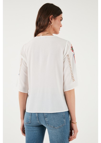 Pamuklu Regular Fit Nakış İşlemeli Bluz Bayan BLUZ 611BZ0247