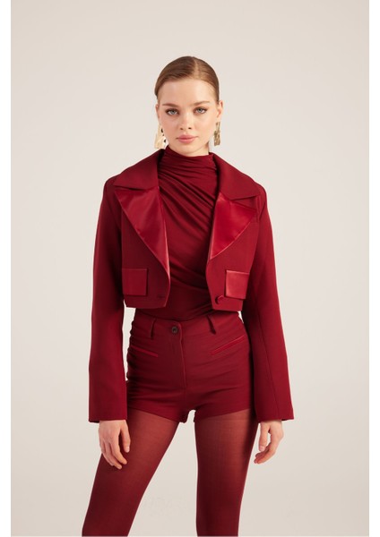 Yakası Saten Detaylı Camila Crop Blazer Ceket Bordo fiyatları