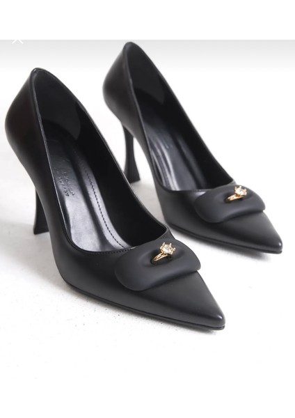 Siyah Mat Cilt Yüzük Detaylı Stiletto