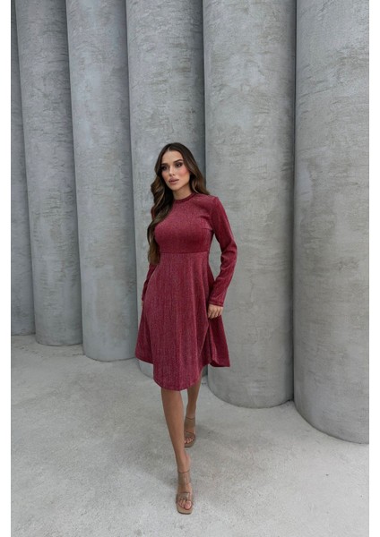 Yumuşacık Likralı Simli Mini Gece Elbisesi fırsatları