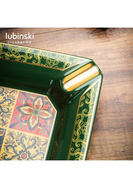 Authentic Design Dörtlü Puro Küllüğü Siyah fırsatları