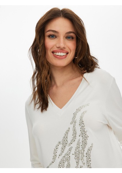 Önü Trok Taş Detaylı 3/4 Kol V Yaka T-Shirt S25TSH068 indirimleri