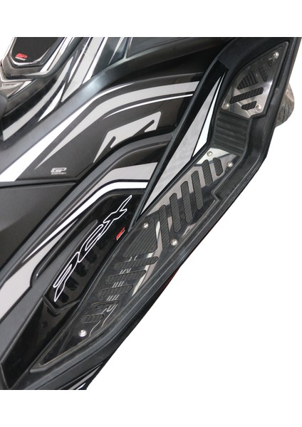 Honda Pcx 125 / 150 2021-2024 Uyumlu Kauçuk Detaylı Krom Basamak Siyah-Krom