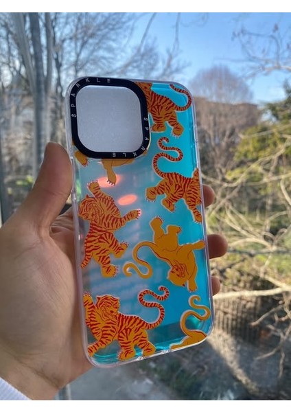 Iphone 15 Pro Max Sparkle Aslan Figürlü Telefon Kılıfı