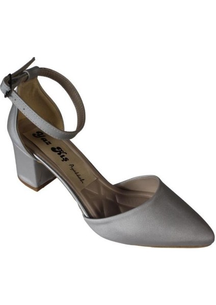 Yazkış Kadın Beyaz Gümüş Saten 5cm Kalın Topuk Yanları Açık Önü ve Arkası Kapalı Kalın Topuk Ayakkab