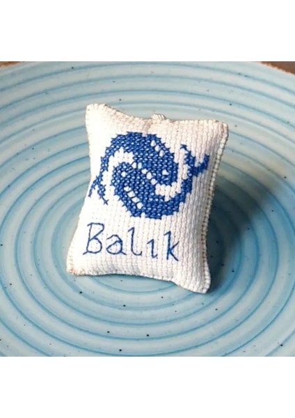 3607 El Yapımı Balık Burcu Kanaviçe Anahtarlık modelleri
