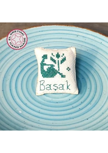 5088 El Yapımı Başak Burcu Kanaviçe Anahtarlık