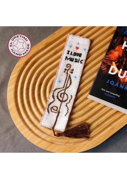 0718 El Yapımı Keman Figürlü Kanaviçe Kitap Ayracı