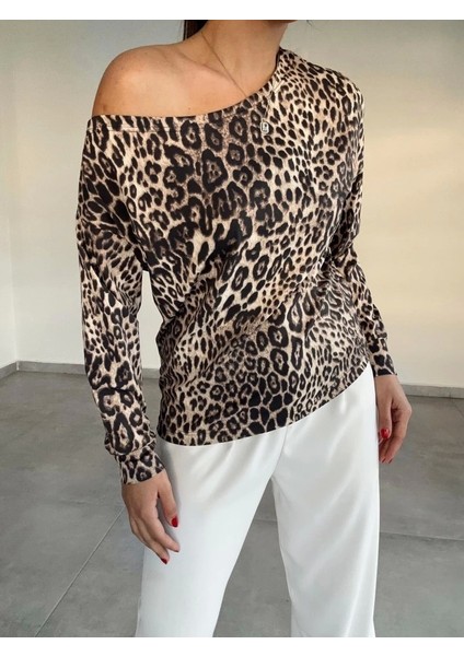 Kadın Uzun Kollu Kayık Yaka Detay Leopar Desen Bluz modelleri