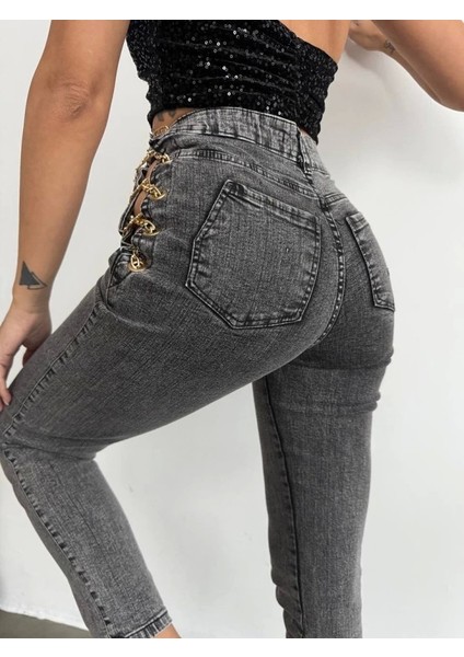 Kadın Yandan Zincir ve Kuş Gözü Detaylı Jean Kot Pantolon