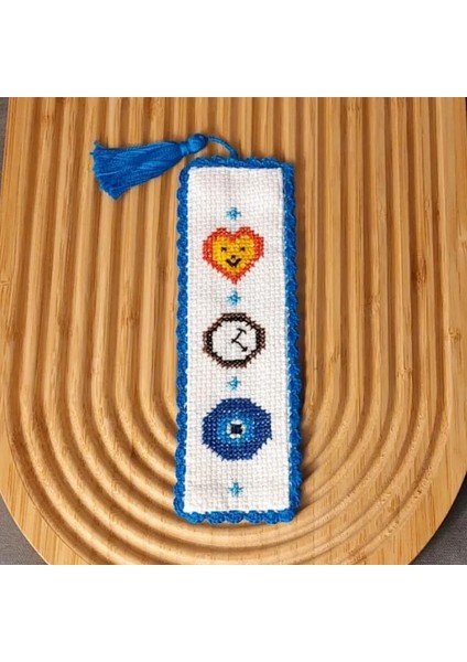 2648 El Yapımı Kalp Temalı Kanaviçe Kitap Ayracı modelleri