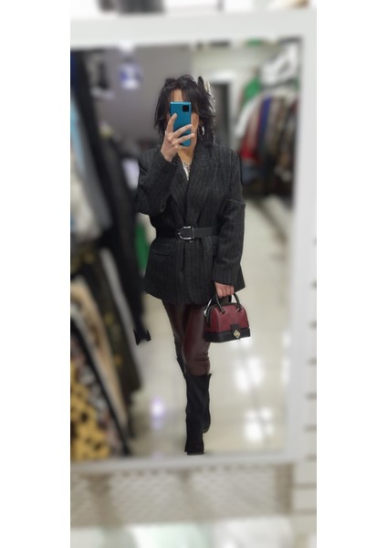 Siyah Çizgili Oversize Ceket fırsatları