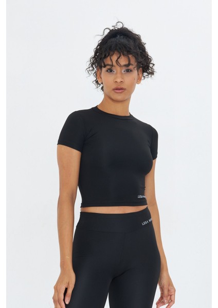 Soft Touch Bedene Oturan Spor Crop T-Shirt Short Fitted
