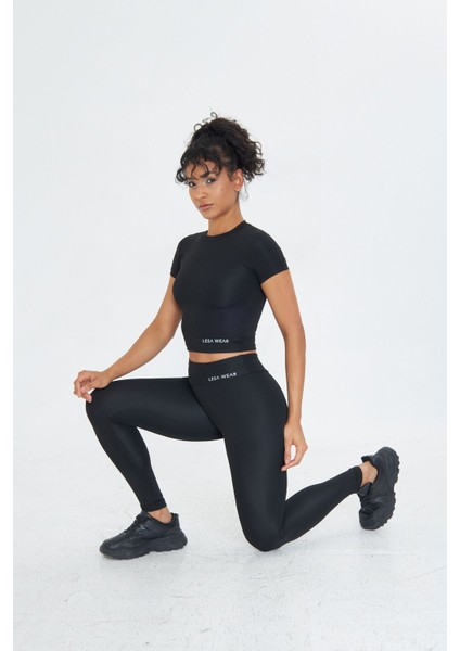 Soft Touch Bedene Oturan Spor Crop T-Shirt Short Fitted