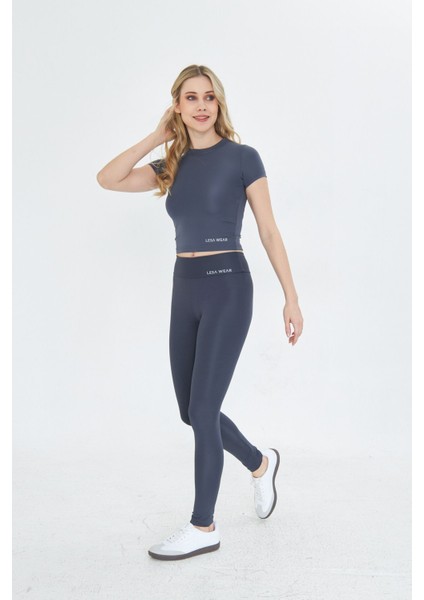 Soft Touch Bedene Oturan Spor Crop T-Shirt Short Fitted fırsatları