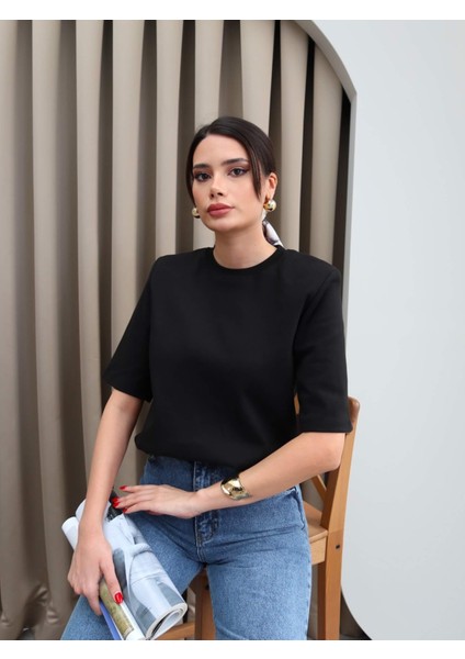 Vatkalı Kısa Kol Tshirt fırsatları
