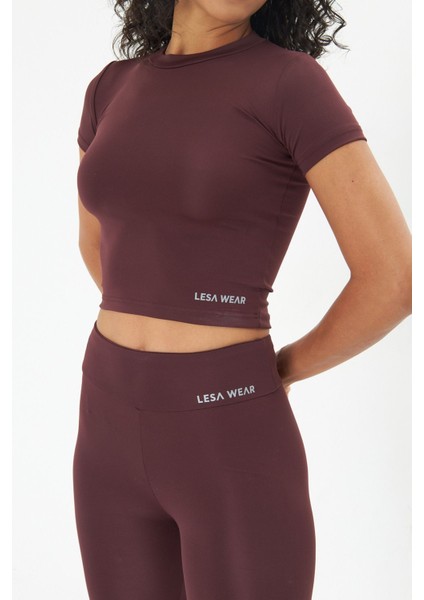 Soft Touch Bedene Oturan Spor Crop T-Shirt Short Fitted