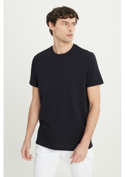 Pamuklu Slim Fit Dar Kesim Bisiklet Yaka Esnek Tişört