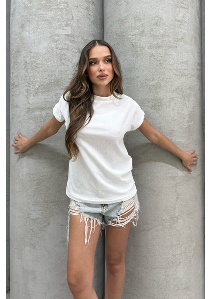 Yumuşacık Soft Touch Geniş Yaka Keten Görünümlü Oversize T-Shirt