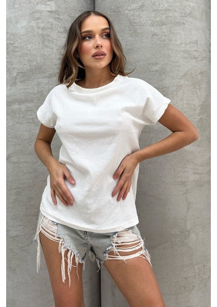 Yumuşacık Soft Touch Geniş Yaka Keten Görünümlü Oversize T-Shirt
