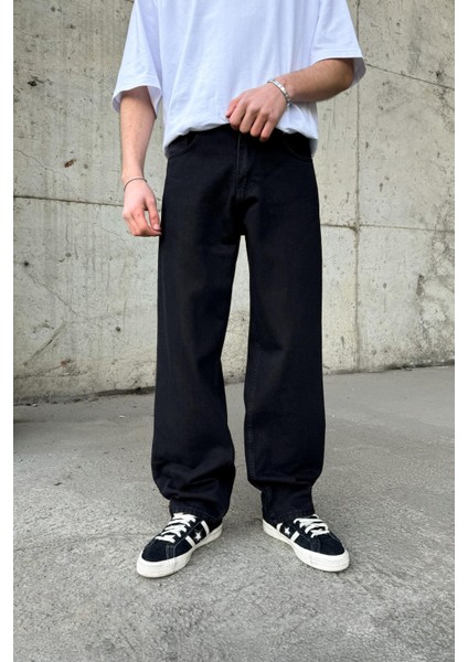Basic Yıkamalı Siyah Regular Jean