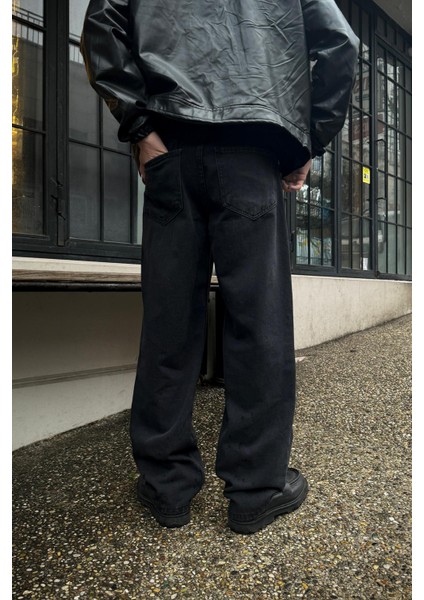 Basic Siyah Regular Jean