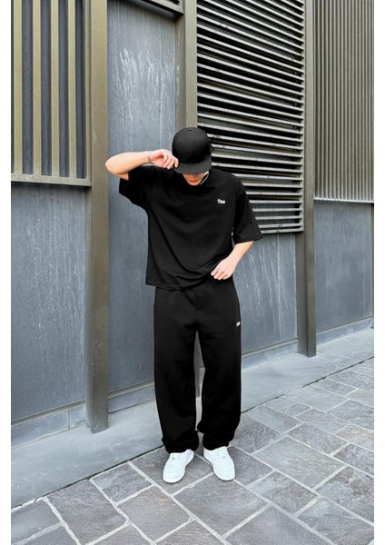 Nakışlı Siyah Oversize Tişört modelleri