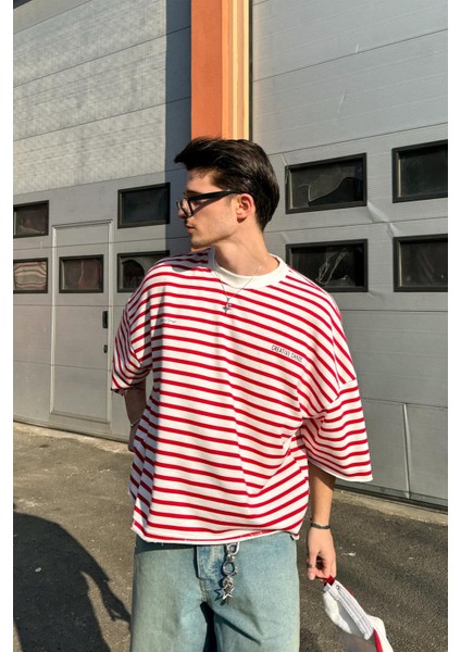 Creative Chaos Baskılı Çizgili Kırmızı Oversize Tişört