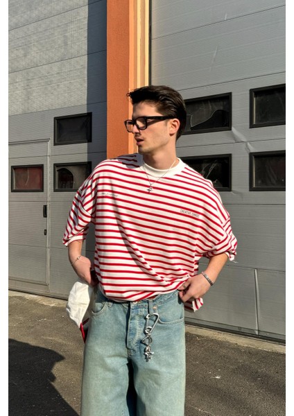 Creative Chaos Baskılı Çizgili Kırmızı Oversize Tişört