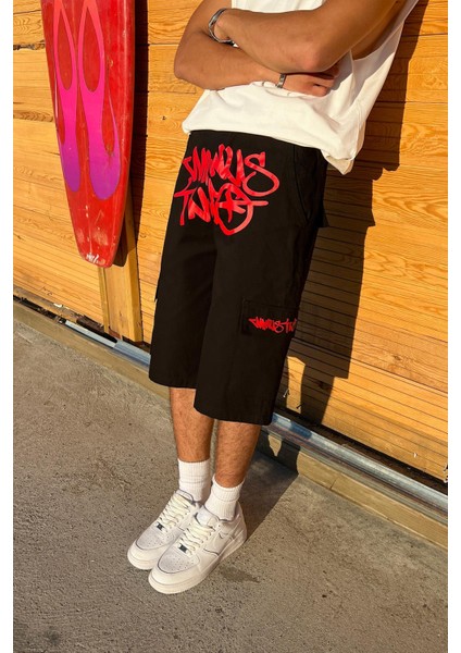 Graffiti Kırmızı Baskılı Baggy Şort