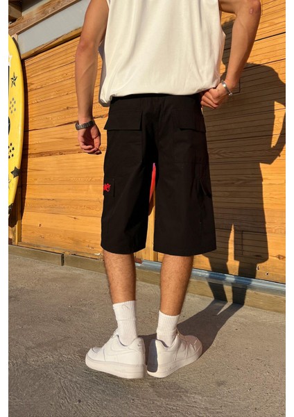 Graffiti Kırmızı Baskılı Baggy Şort