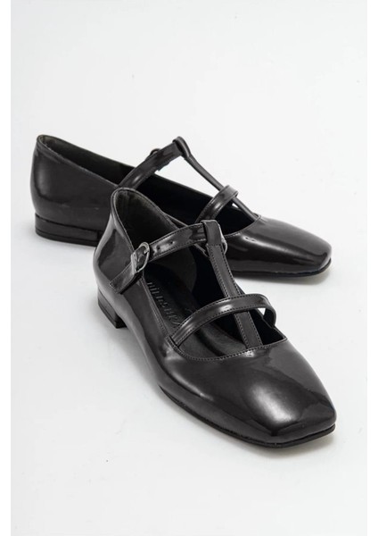 FESTA Siyah Rugan Tokalı Casual Babet Kadın