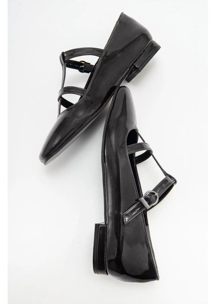 FESTA Siyah Rugan Tokalı Casual Babet Kadın