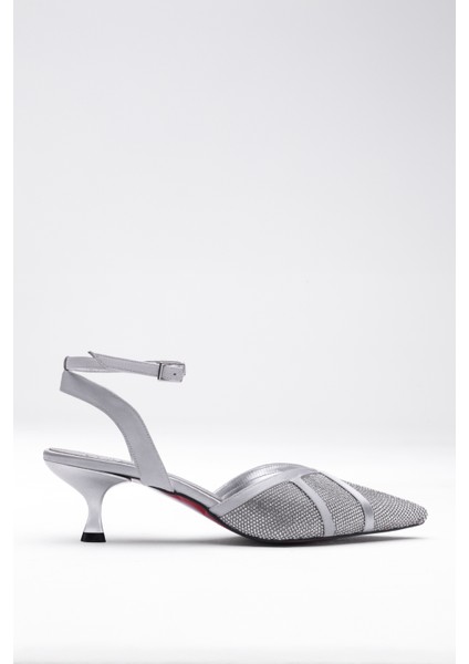 Light Bilekten Kemerli Elmas Taş Görünümlü 5 cm Topuklu Rahat Şık ve Kaliteli Kadın Ayakkabı Günlük Kullanıma Uygundur modelleri