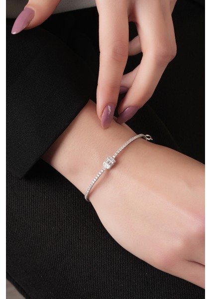 925 Ayar Gümüş Rodyum Kaplamalı Baget Pırlanta Tasarım Su Yolu Bileklik