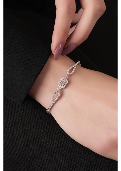 925 Ayar Gümüş Rodyum Kaplamalı Baget Taşlı Pırlanta Tasarım Bileklik