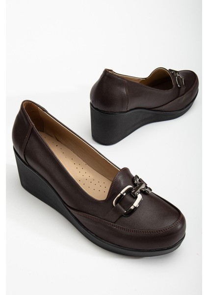 Kadın Dolgu Topuklu Ayakkabı Kahve Yüzlü Tokalı