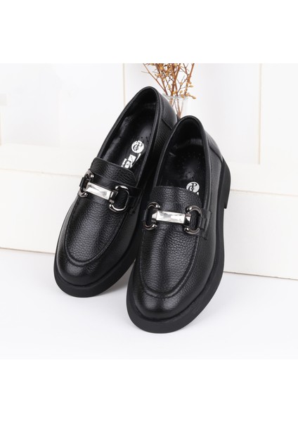 Kadın Siyah Taş Aksesuarlı Deri Günlük Ayakkabı