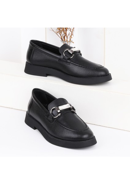 Kadın Siyah Taş Aksesuarlı Deri Günlük Ayakkabı fiyatları