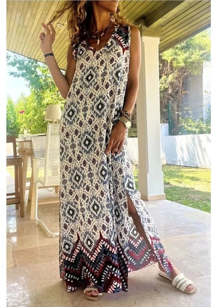 Kadın V Yaka Etnik Desen Baskılı Yırtmaç Detay Maxi Boy Elbise fiyatları