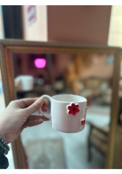 Kadın Yüzü Çiçek Kalp Detay Kahve Fincanı Mug 24K Altın fiyatları