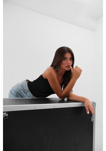 Taş Askılı Triko Bluz